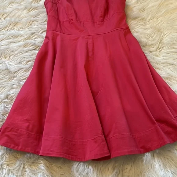 Red dress - Picture 6 of 7